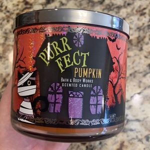 Bath and body works candle